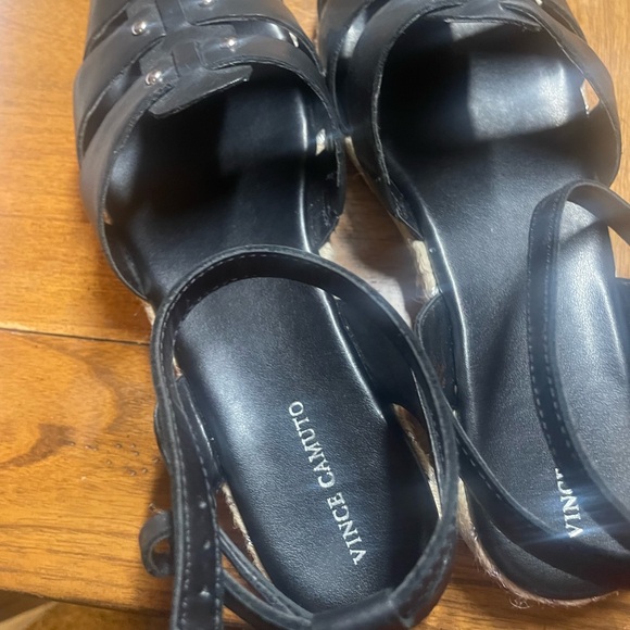 Leather Vince Camuto sandals! Size 9.5. - Picture 7 of 8